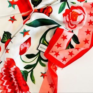 NWT GUCCI βLβAveugle Par Amourβ Snake & Floral Scarf